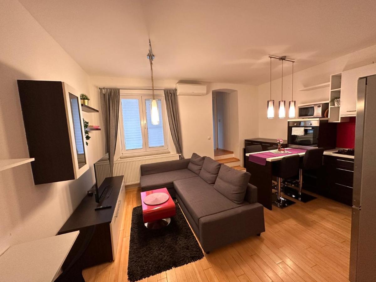 Apartman Lila Apartment Zagreb Bagian luar foto