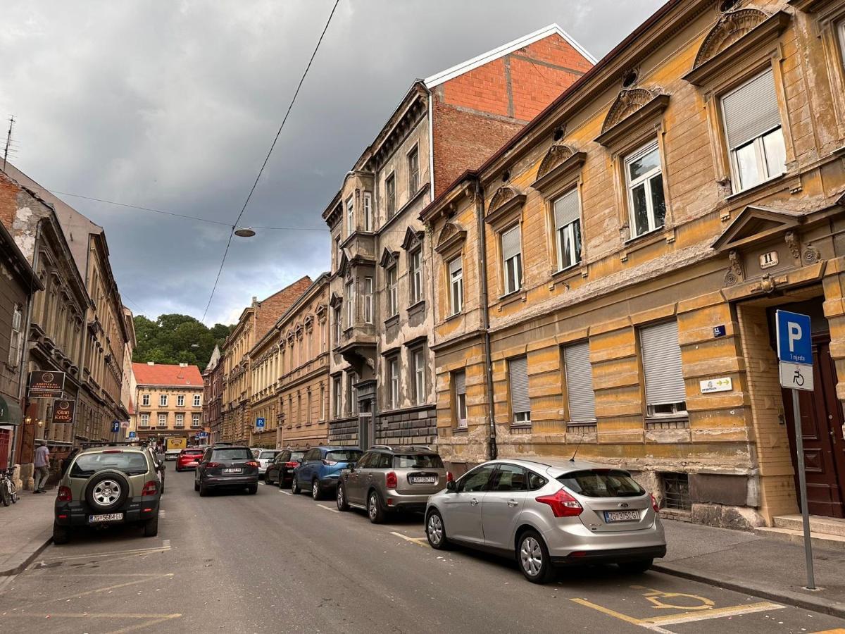 Apartman Lila Apartment Zagreb Bagian luar foto